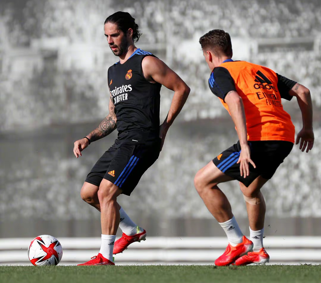 关于皇家马德里发布备战花絮；转会期手感冰凉；NBA常规赛任务艰巨；纪律约束更严格的信息